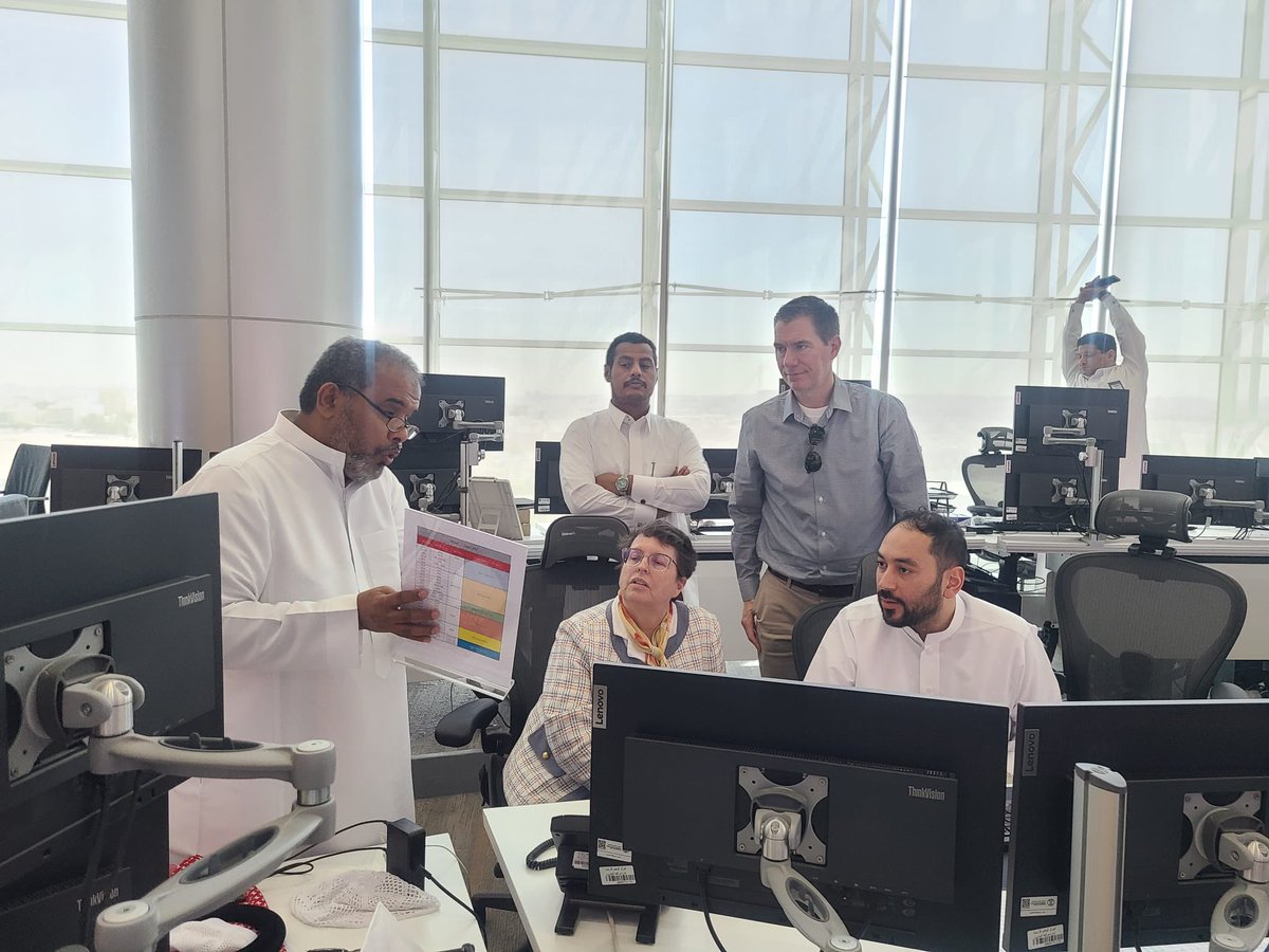 blamarre's tweet image. The final couple of days with the talented team @NCMKSA National Center for Meteorology on 9 July 2025 focused on Forecast Operations and the Early Emergency Warning center with airport aviation forecasts and special alerts for dust storms and seasonal impacts with @COMETMetEd.
