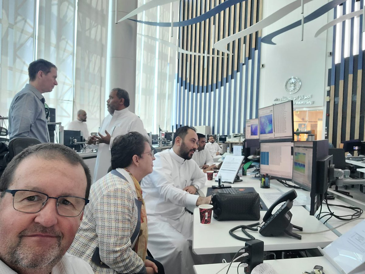 blamarre's tweet image. The final couple of days with the talented team @NCMKSA National Center for Meteorology on 9 July 2025 focused on Forecast Operations and the Early Emergency Warning center with airport aviation forecasts and special alerts for dust storms and seasonal impacts with @COMETMetEd.