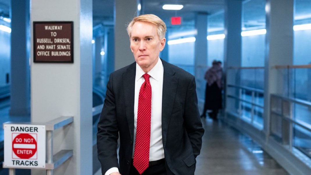 🚨Report: Oklahoma Senator James Lankford has hired Matthew Arbo an anti-Trump, pro-illegal immigration, pro-vax mandate, anti 2nd Amendment, Critical Race Theory apologist to serve as his lead staffer on a key Capitol Hill caucus fighting for conservative values.

Via: Breitbart