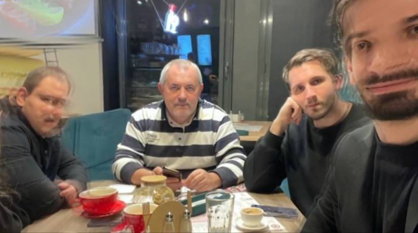 Kisievdt's tweet image. Посмотрел пропагандистский ролик про себя и команду. Ребята, ну кто же так монтирует? Это какая-то пропаганда запрещенных веществ.
Признавайтесь, сколько на этом попилили?