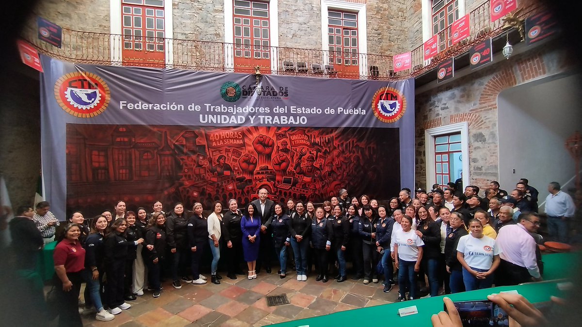 AliadosPuebla's tweet photo. El poder laboral de las mujeres es reconocido en la @CTMPuebla justicia laboral igualitaria, jornada de 40 horas con pago de 56 está en marcha.
@leobardosoto #AliadosPuebla https://t.co/m1lzTlvrHq