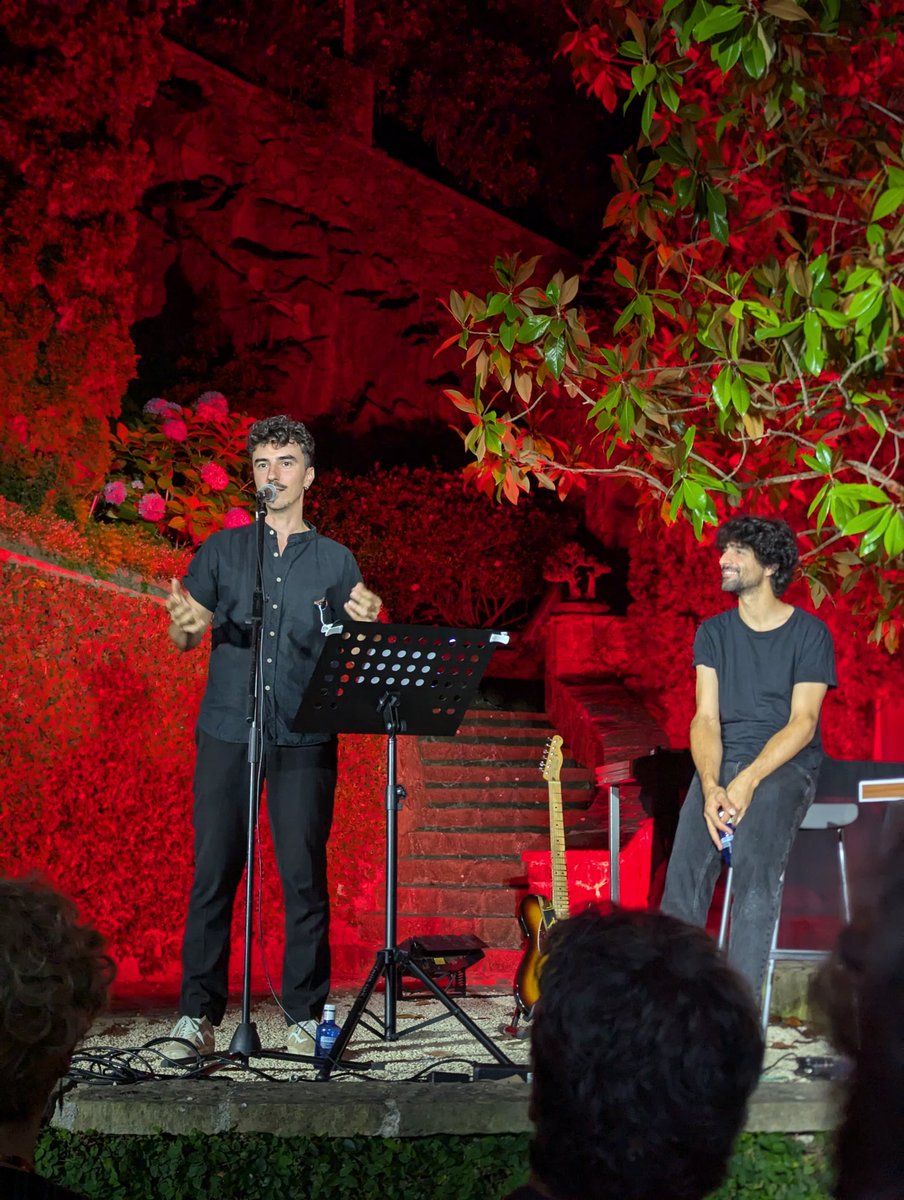 LaBreu Edicions (@labreuedicions) on Twitter photo "(Anti) ElegĂaca"
de <a href="/toni_juncosa/">Toni R. Juncosa</a> i Joan Birulés
ahir vespre a <a href="/poesiaimes/">Festival POESIA i +</a>
#premifrancescgarriga
#poesia "(Anti) ElegĂaca"
de <a href="/toni_juncosa/">Toni R. Juncosa</a> i Joan Birulés
ahir vespre a <a href="/poesiaimes/">Festival POESIA i +</a>
#premifrancescgarriga
#poesia