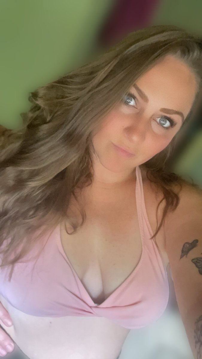 Eyes where I can see them 🫰.
On your knees and pleading is where you belong 🫦.

Findom findomme femdom cbt sph cuck walletslave humanatm Chicago Ohio Indiana greyeyes brunette goddess