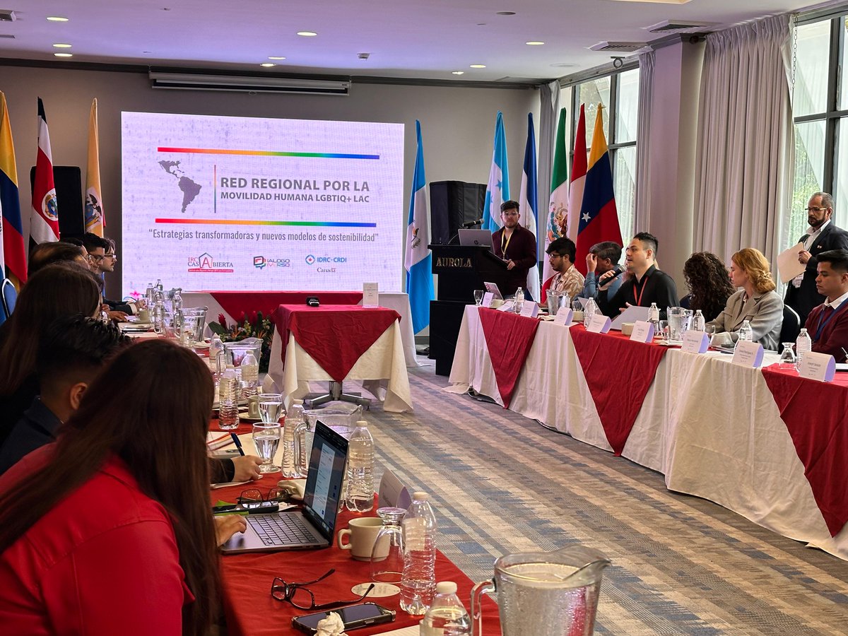 #RedRegionalLGBTIQ Panel 1: Movilidad Humana LGBTIQ+ en América Latina 11 países compartieron un panorama sobre políticas migratorias, integración y violencia. Desde voces locales, construimos respuestas colectivas.
<a href="/EmbCanCRHNNI/">Canadá en Costa Rica, Honduras y Nicaragua</a> <a href="/IDRC_CRDI/">IDRC | CRDI</a> <a href="/DialogoDiverso/">Diálogo Diverso</a> <a href="/CasabiertaCA/">Casabierta</a>