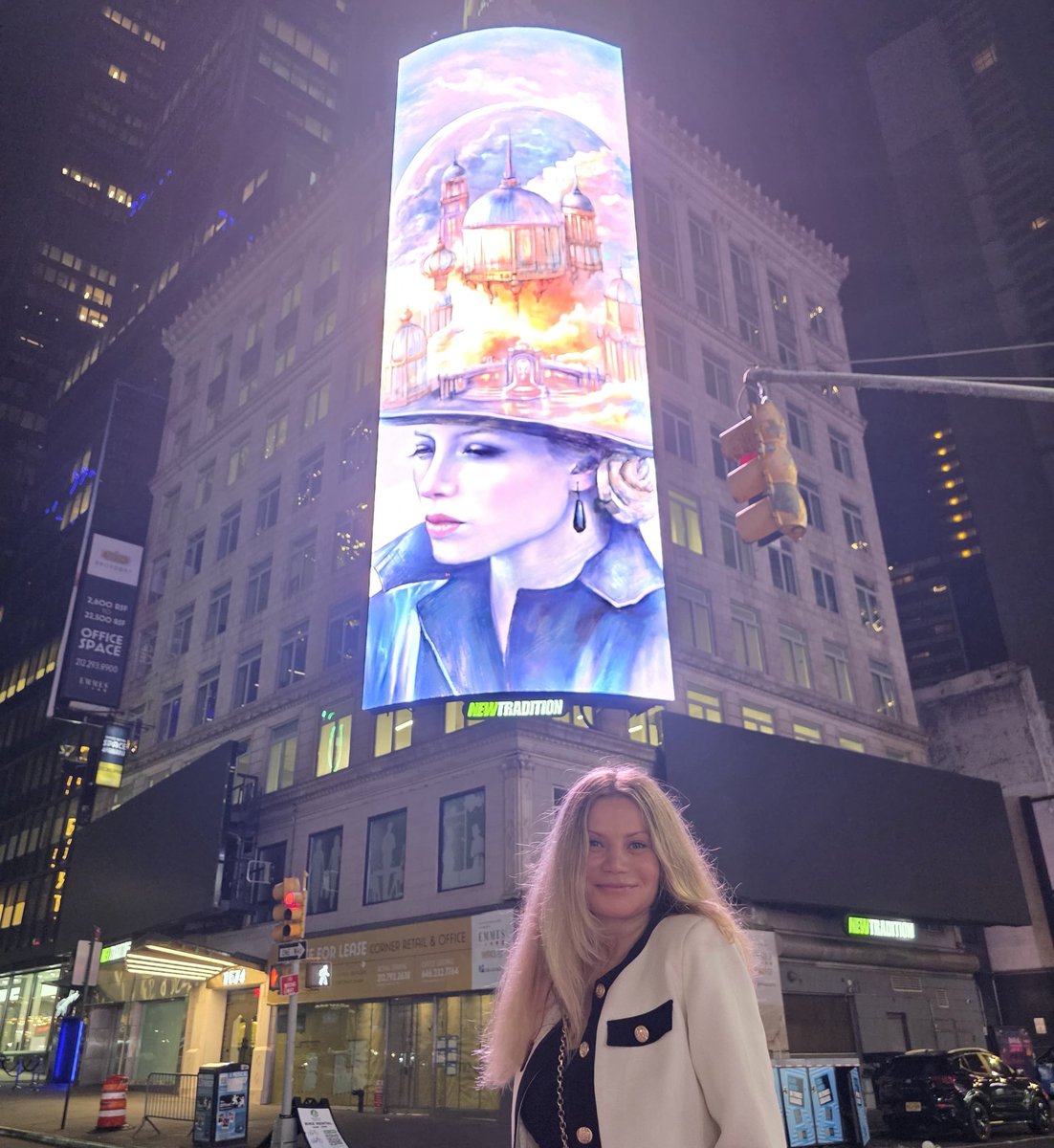 ZakalataMarie's tweet image. 🎉 Exciting News! My 50-foot artwork was displayed in the heart of Manhattan day and night!! 🌆✨
This incredible experience has been a dream come true, and the energy of the city makes it even more special! 🎨❤️
🌟 Don't miss out! It's still available on @SkurpySocial ! Check…