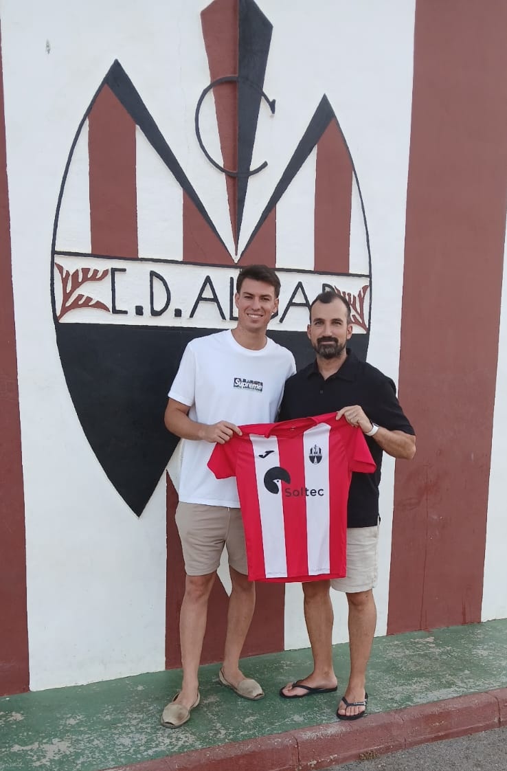 CD_Algar's tweet image. #RENOVACION | El atacante Carlos Gómez, continuará defendiendo los colores rojiblancos.

Será la quinta temporada del punta en La Catedral.

¡VAMOS 🦁!