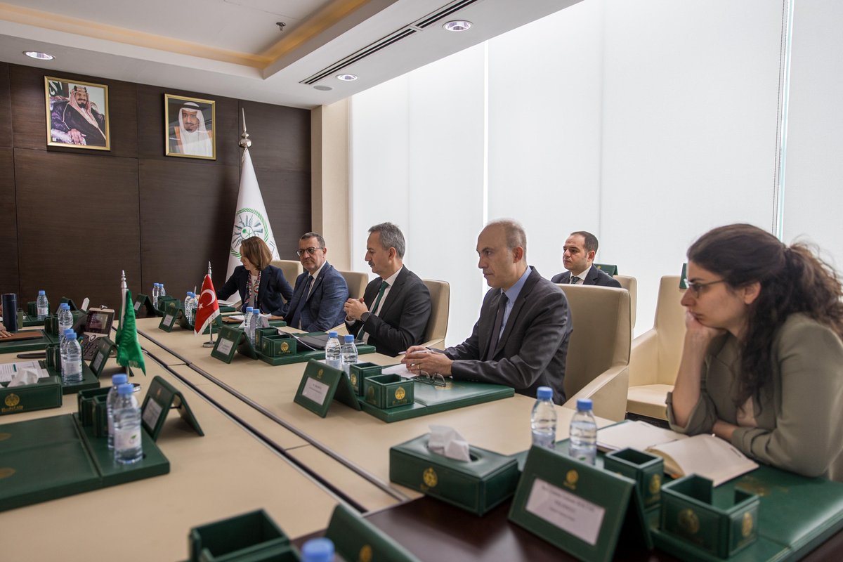 📍Riyad

Başkanımız Prof. Dr. Haluk Görgün, Suudi Arabistan Savunma Bakan Yardımcısı Dr. Khaled Bin Hussein Al Biyari ile görüşme gerçekleştirdi.

İki ülkenin savunma sanayii alanındaki iş birliğini daha ileri taşımak üzere gerçekleştirilen görüşmede; potansiyel işbirliği