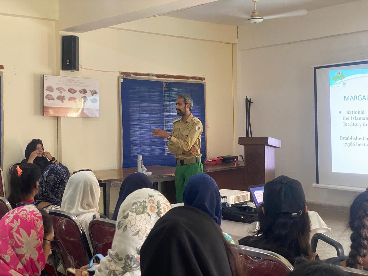 WildlifeBoard's tweet image. Learning beyond classrooms! IWMB's awareness session at Trail 5 with Reader College students &amp;amp; faculty explored Margallah Hills' rich biodiversity. Hands-on experience in nature enhances understanding &amp;amp; fosters appreciation for wildlife #WildlifeEducation #MHNP 
@ClimateChangePK
