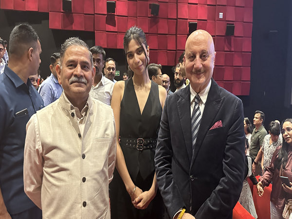 Neeraj Gupta (@neerajguptalive) on Twitter photo Indian Army Chief General Upendra Dwivedi attends special screening of Anupam Kher's directorial 'Tanvi The Great' in Delhi
aninews.in/news/entertain… <a href="/AnupamPKher/">Anupam Kher</a> Indian Army Chief General Upendra Dwivedi attends special screening of Anupam Kher's directorial 'Tanvi The Great' in Delhi
aninews.in/news/entertain… <a href="/AnupamPKher/">Anupam Kher</a>