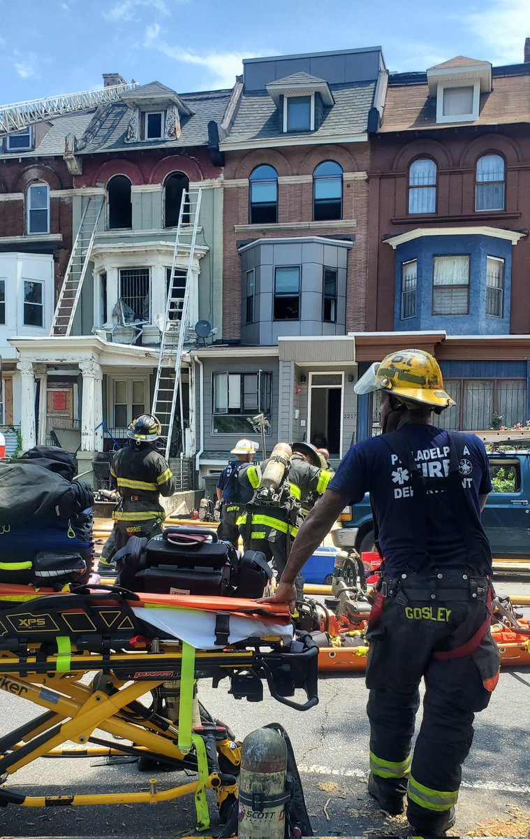 PhillyFireDept's tweet image. Daily totals for Wednesday, July 9:
🚑: 900 EMS incidents
🚒: 199 fire incidents
🔥: 6 working fires
#PFDstrongertogether