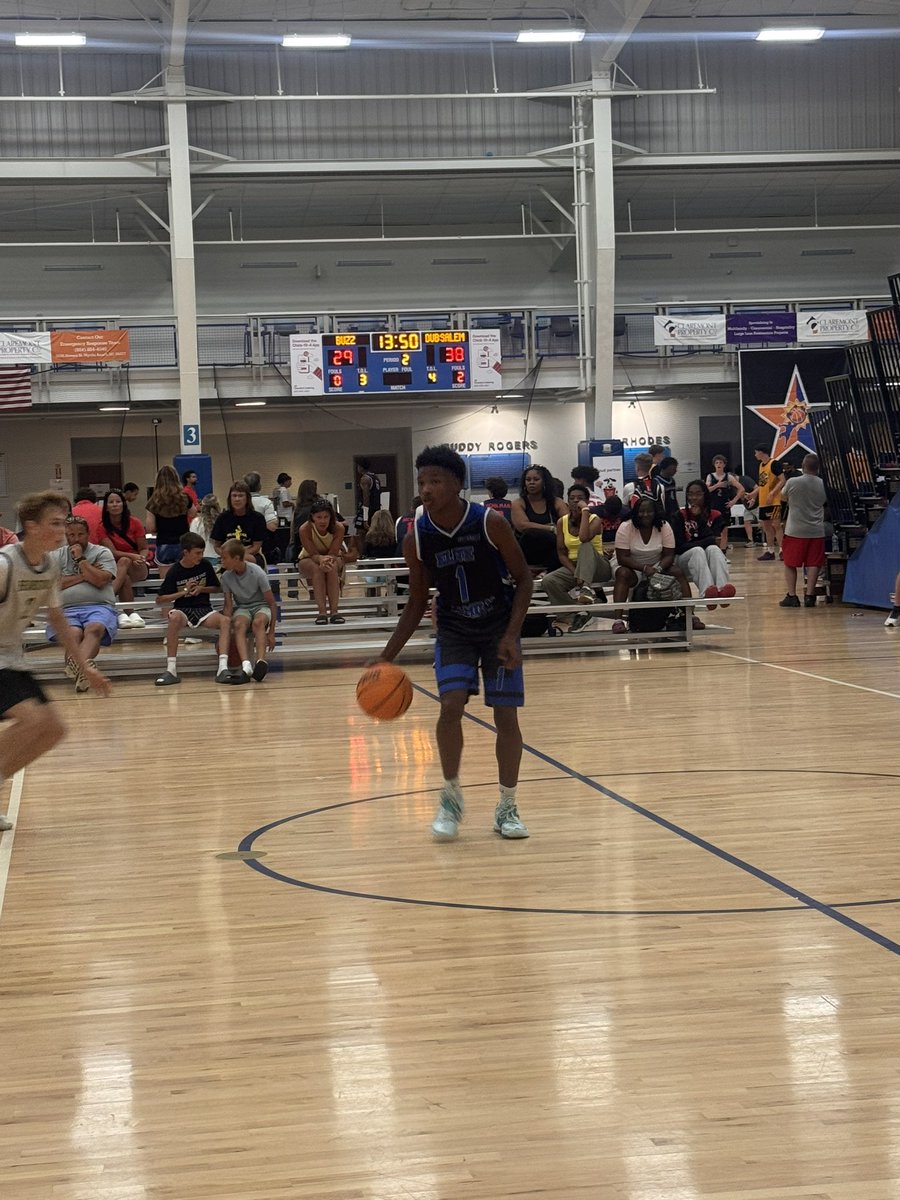 #BigShots #MyrtleBeachLive

#1 Jamearion Williams is putting on a shooting clinic for SC Elite Family, lighting it up from all over the court. He heads into the second half with 20 points, showing off his deep range, smooth release, and ability to score in bunches. One of the