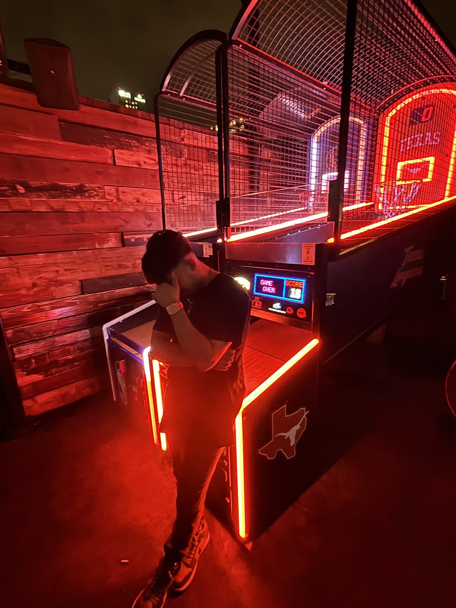 itzdjreplay's tweet photo. What did I miss? https://t.co/lQBNoJJxLS