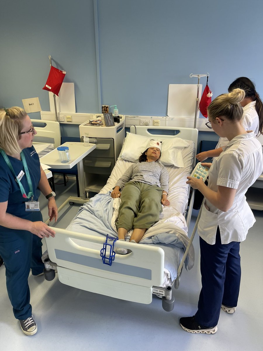 Kirstie130's tweet image. What happens when the Education team joins forces? 🤔 An undergraduate, clinical education, widening participation, resus &amp;amp; sim extravaganza! 💥 Our Year 3 Practice-Based Pathway student nurses got a full-on major incident simulation  — what a great day! 👩‍⚕️🩺📚