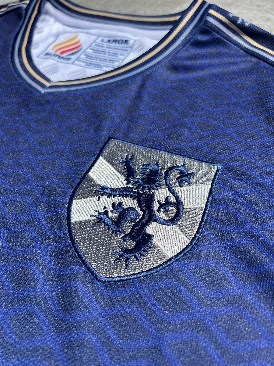 burnssportswear's tweet image. 🏴󠁧󠁢󠁳󠁣󠁴󠁿 The Rampant Scotland Shirt 🏴󠁧󠁢󠁳󠁣󠁴󠁿

Available now!

The Rampant Scotland Shirt symbolises Scotland with a pattern of repeating St Andrews crosses. Made from high-quality materials, this shirt showcases a classy design with gold and silver details. Show your support for Scotland…