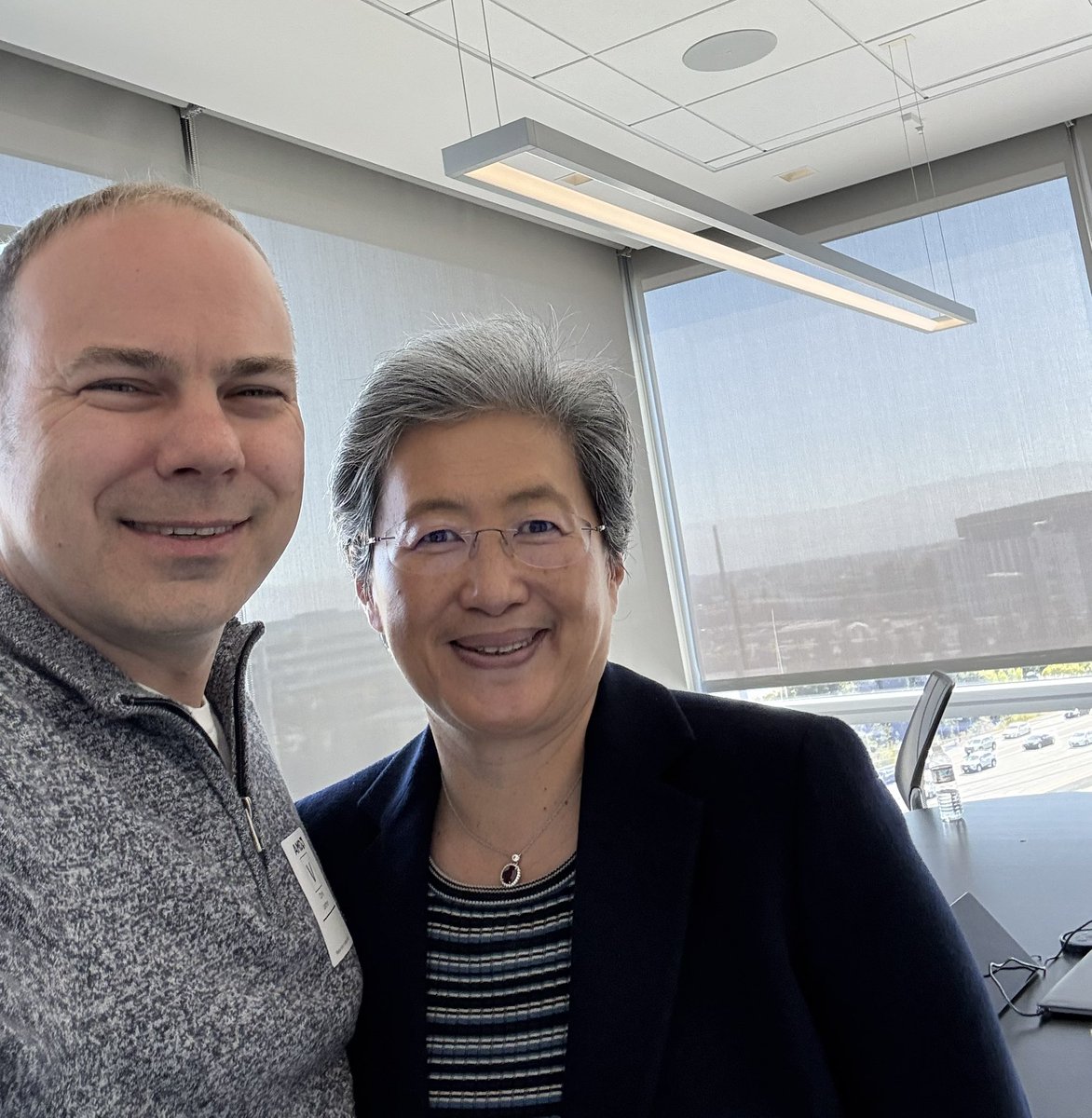 clattner_llvm's tweet image. It was wonderful to get to spend time with the legendary @LisaSu today. She’s such an inspirational leader, it is no wonder that @AMD is on fire! 🔥