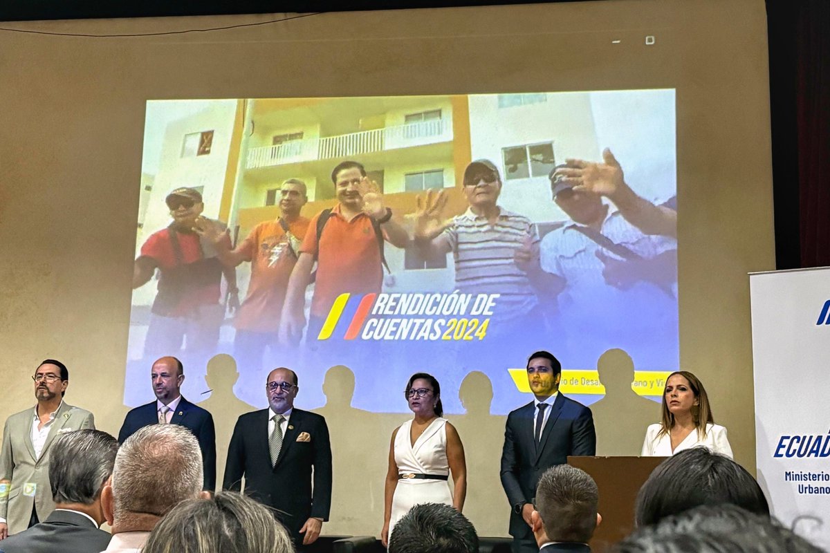 apivecuador's tweet photo. Hoy asistimos a la rendición de cuentas 2024 del #MIDUVI, realizada en Guayaquil. 

Valoramos estos espacios de transparencia y participación que aportan a una gestión más eficiente del desarrollo urbano y el acceso a vivienda digna en el país. 🏡🇪🇨

@ViviendaEc #Vivienda #APIVE #RendiciónDeCuentas