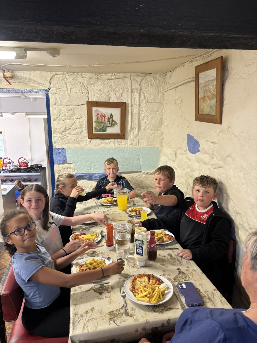 SDLPpe's tweet image. Feeding time before our final activity of the day. @SDLPrimary @ExceedLP