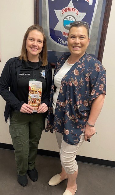 RCTNSheriff's tweet image. @RCTNSheriff Warrants and Records deputies enjoyed breakfast croissant sandwiches, yogurt and coffee, thanks to McAlister’s Deli.
McAlister’s Catering Manager Hope Mann dropped off the breakfast items to appreciative deputies.
Thank you, McAlister’s, for the meal.