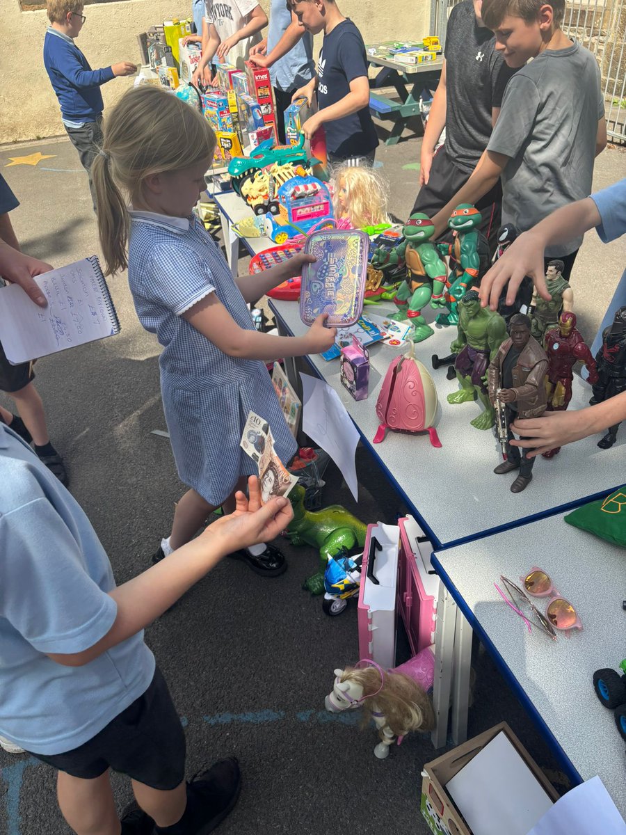 ASFCcommunity's tweet image. Fantastic work by Altham Year 5 and 6 “Toy Express!” They created their own Social action project and came up with a Toy Drive idea to help raise money for new school computers! They made a total of £270.22! Well done everyone involved! 🧸🪀🚂