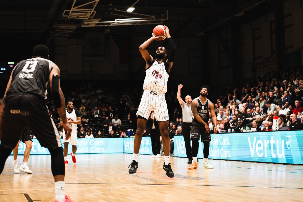 📋 2025-26 squad list update:

🇬🇧 Kayne Henry
🇺🇸 Zak Irvin
🇨🇦🇬🇧 Cody John
🇬🇧 Tim Adetukasi
🇬🇧 Kyle Carey

How we doing MCR fans?
#RepTheCity