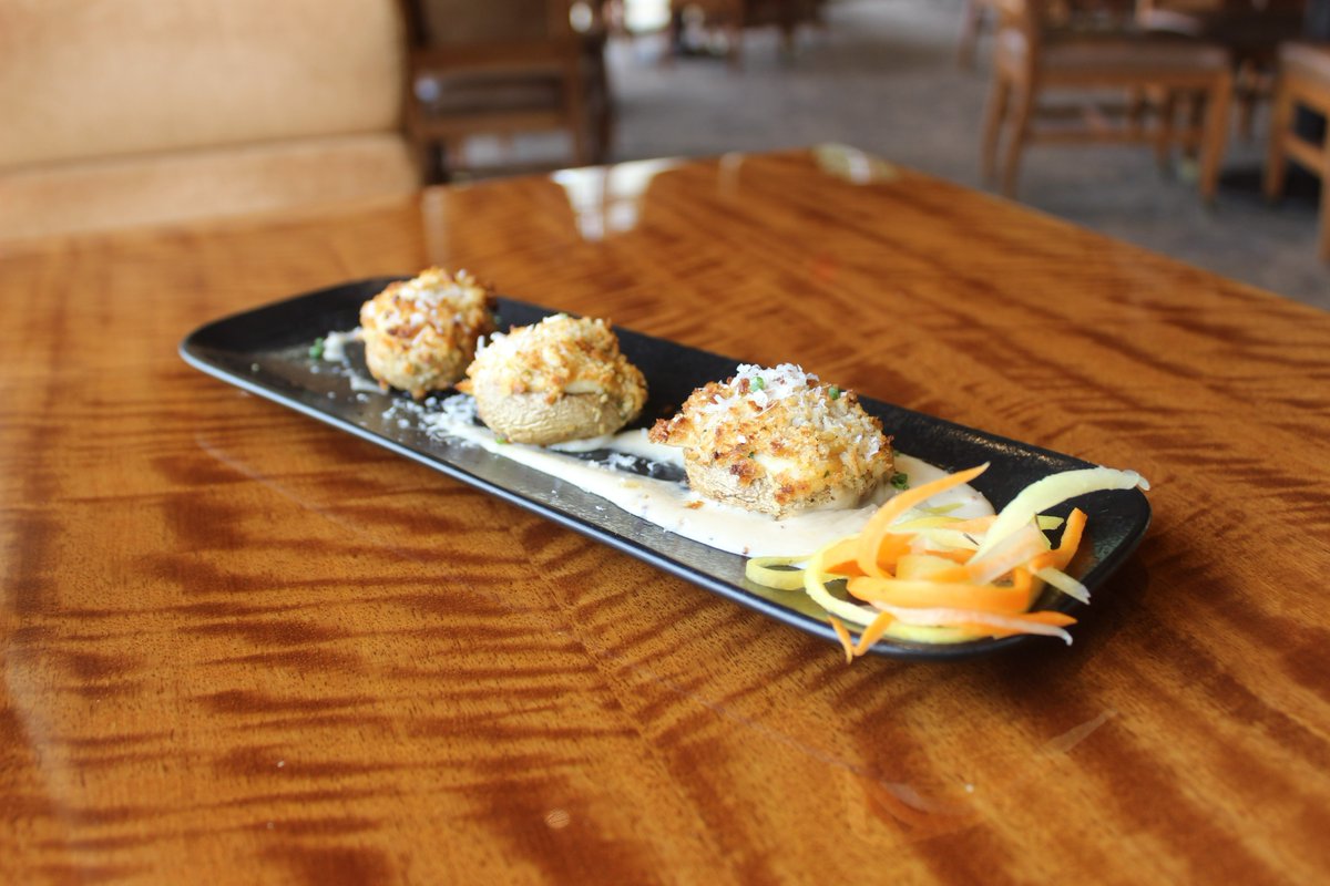 Help us solve the debate! Which new appetizer at Final Cut is the best new addition? 🤩 Albondigas, Coque Flatbread, or the Crab Stuffed Mushrooms? 🍽️