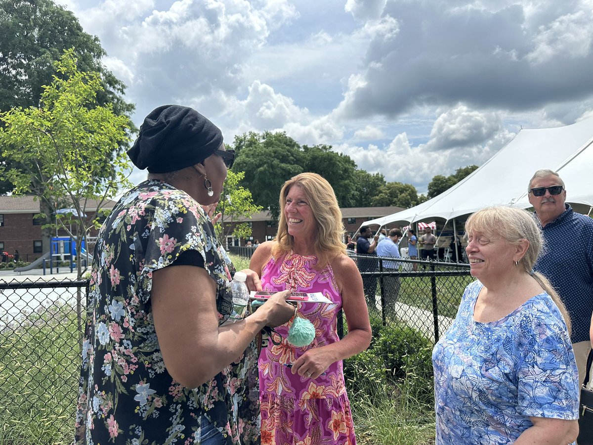 TroyCityHall's tweet image. 🏘️ We cut the ribbon on the newly renovated Griswold Heights - 391 units of safe, affordable housing that are helping revitalize Troy!
Huge thanks to @NYSHCR, HUD, our state reps, and the Troy Housing Authority for investing in our community. 💪