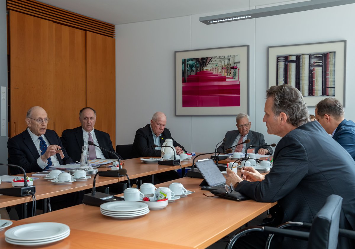 JewishClaimsCon (@jewishclaimscon) on Twitter photo Vielen Dank, Prof. Dr. Günther Krings, für den herzlichen Empfang unserer <a href="/ClaimsCon/">Claims Conference</a>-Delegation und den offenen, konstruktiven Austausch.
Ihre Unterstützung für verarmte #Shoah-#Überlebende und die Suche nach befriedenden Lösungen für Opferfamilien von #NS-#Raubkunst ist wichtig. Vielen Dank, Prof. Dr. Günther Krings, für den herzlichen Empfang unserer <a href="/ClaimsCon/">Claims Conference</a>-Delegation und den offenen, konstruktiven Austausch.
Ihre Unterstützung für verarmte #Shoah-#Überlebende und die Suche nach befriedenden Lösungen für Opferfamilien von #NS-#Raubkunst ist wichtig.
