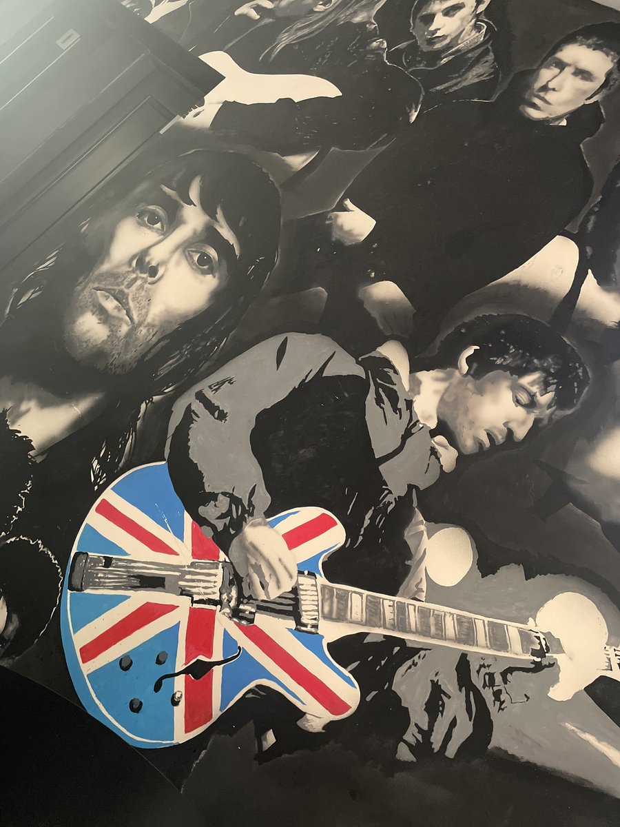 chaddenbury's tweet image. A triumvirate of Mancunian musical talent, innit!!
Have a gander at this mural of Noel Gallagher, r’kid &amp;amp; the legend Ian Brown. ALL god-like Manc geniuses. Settling in 4 a night with @MicrodotCreativ Brian Cannon! 🎸🎤🎨 #MancLegends #GodlikeGeniuses #oasislive25