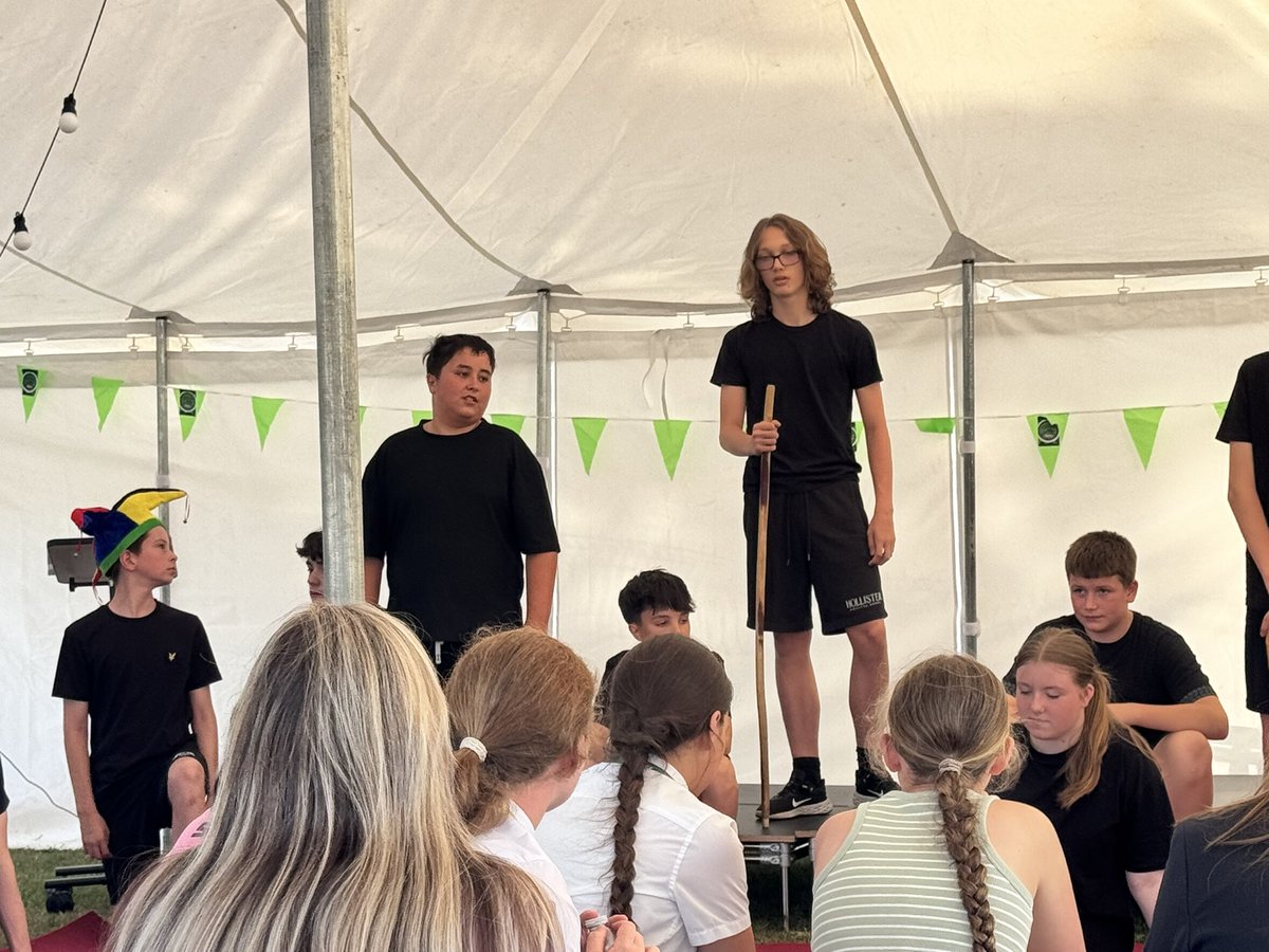 BBG Academy (@bbgacademy) on Twitter photo Shakespeare is happening! #BBGLiteratureFestival ๐๐๐ Shakespeare is happening! #BBGLiteratureFestival ๐๐๐