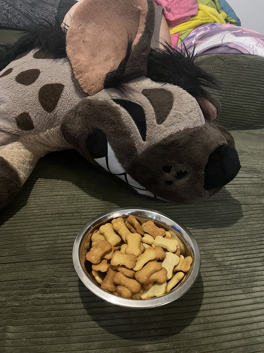 kovuah's tweet image. yeens gotta eat