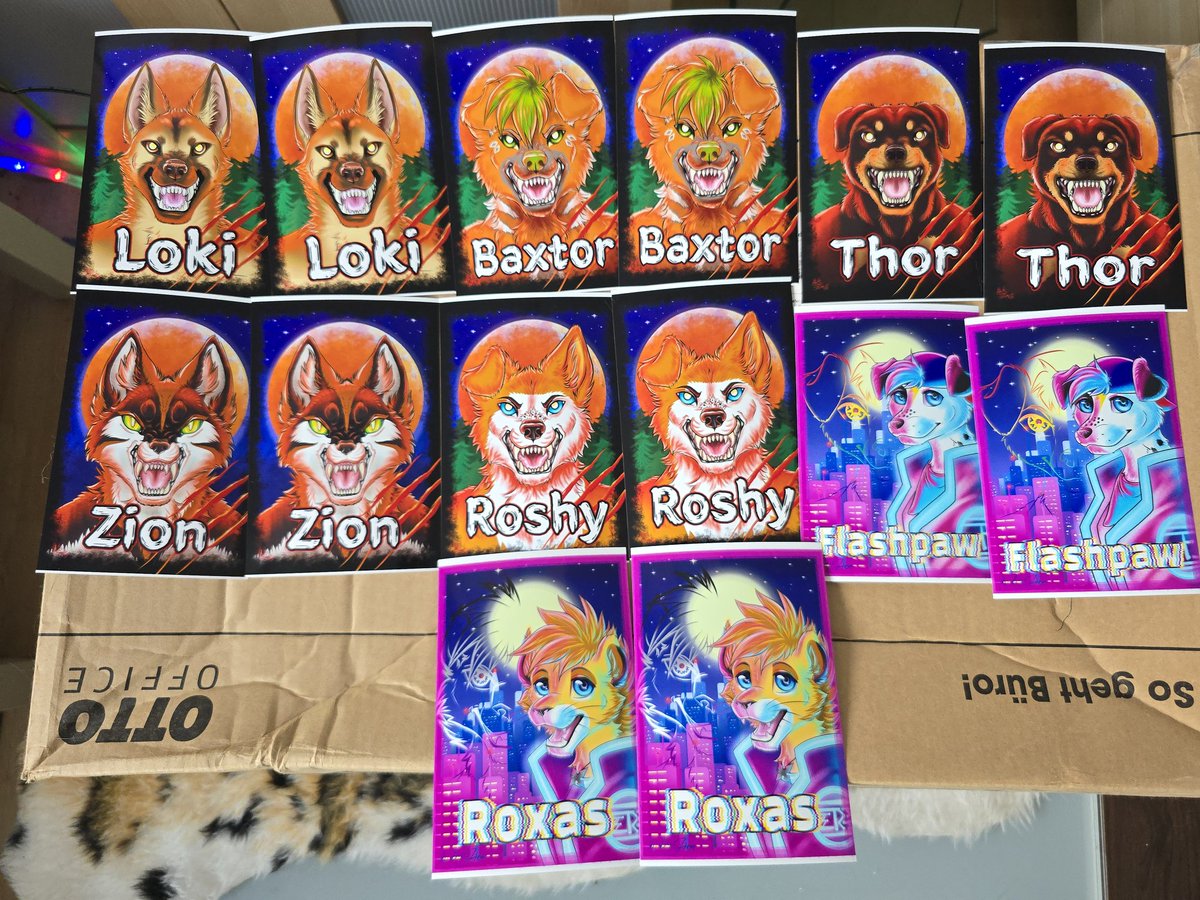 And so it begins 👀 
First charge of Eurofurence Space and Horror Badges is printed now!