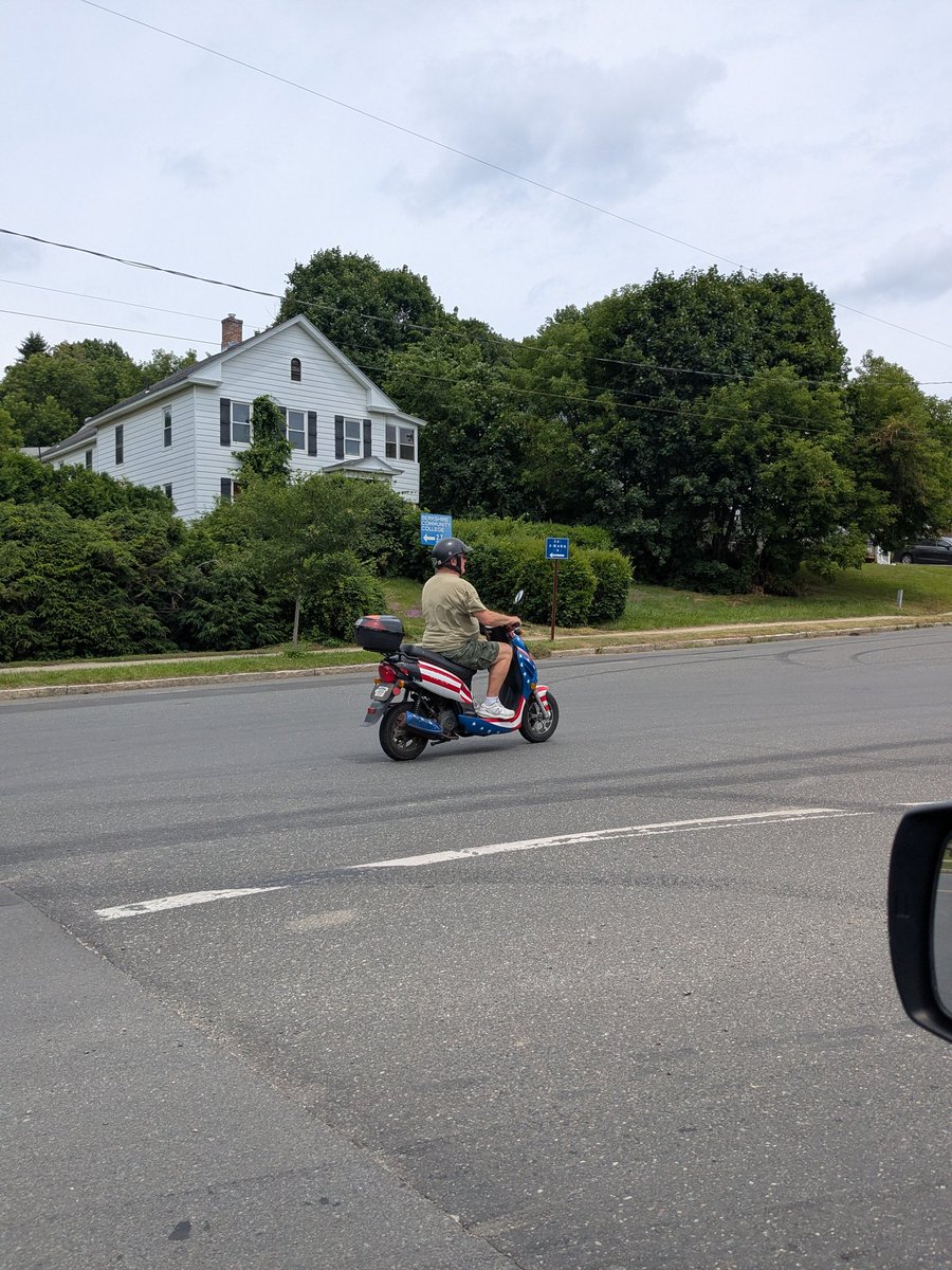 I know you love America, but do you love America enough to rock a Captain America paint job scooter?