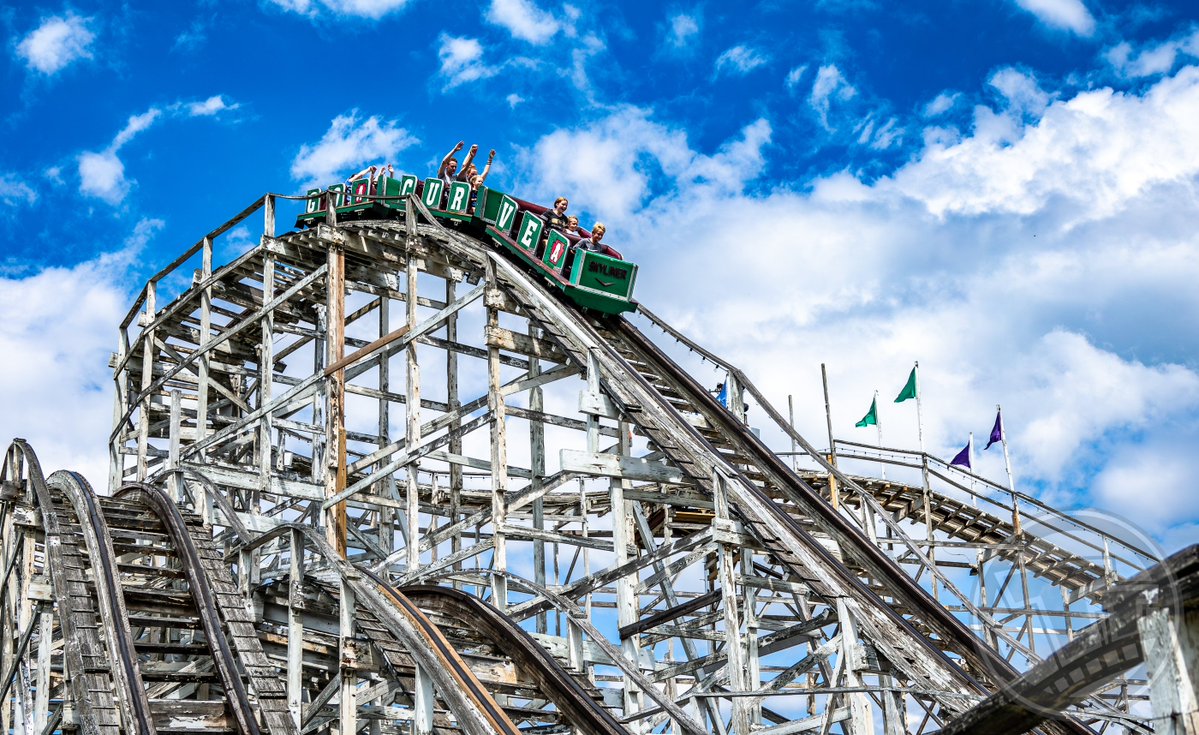 Thrilltography1's tweet image. Skyliner at @lakemont_park , a place where fun used to occur...