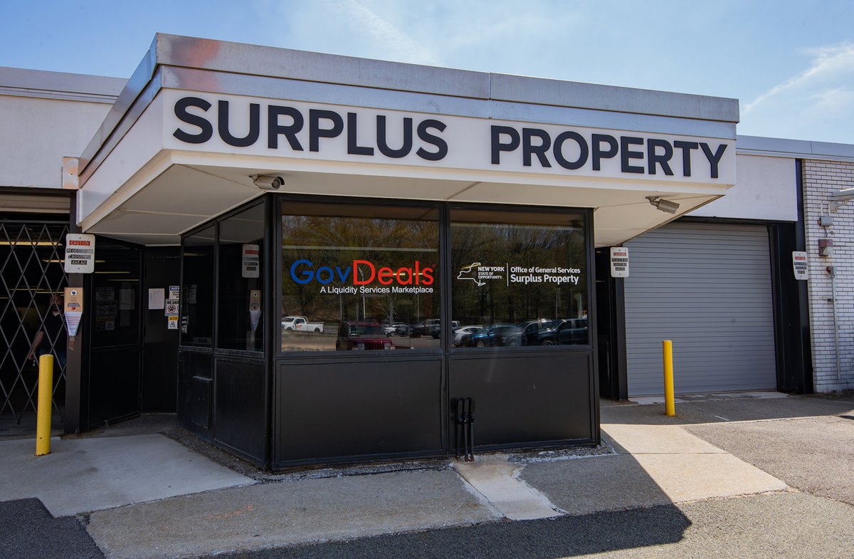 NYS_OGS's tweet image. Who needs Prime Day when the real bargains are right here?
At the OGS Surplus Garage, furniture & office supplies are just the beginning.
At @GovDeals, there’s even more - including vehicle auctions!
This #PrimeDay, keep your money in the Empire State: on.ny.gov/44Jyyyo