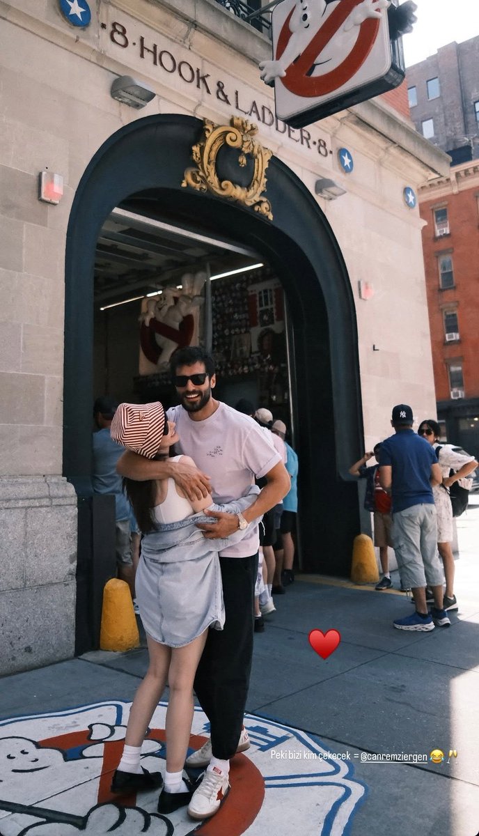 sehriyar_esedov's tweet photo. 💕💕#ÖzgeGürel #SerkanÇayoğlu #ÖzSer https://t.co/RszT3xjEEO