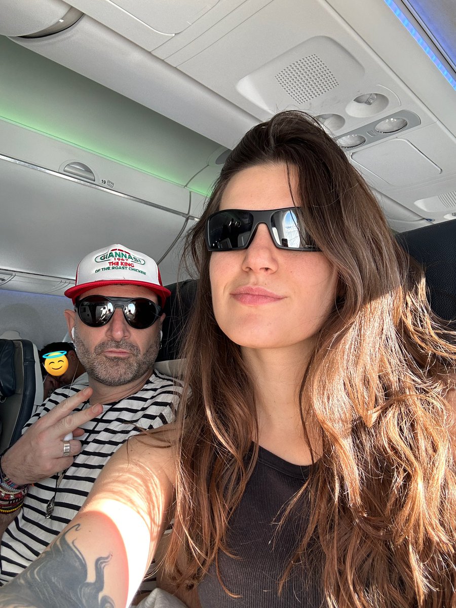 Laurastacksats's tweet image. Sup, München? 🇩🇪