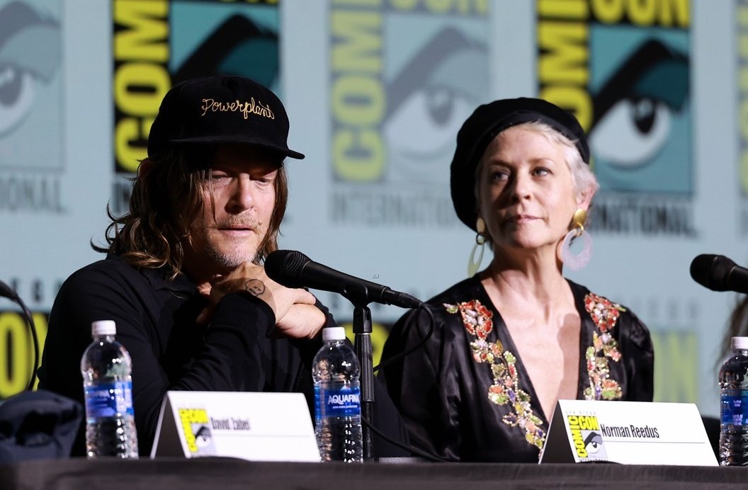 🚨 رسمياً | تريلر الموسم الثالث من Daryl Dixon قادم يوم الجمعة 25 يوليو في معرض كوميك كون سان دييغو.

تم أيضاً إعلان مشاركة نورمان ريدس وميليسا مكبرايد والكاتب سكوت قيمبل والمخرج نيكوتير في كوميك كون.

#DarylDixon