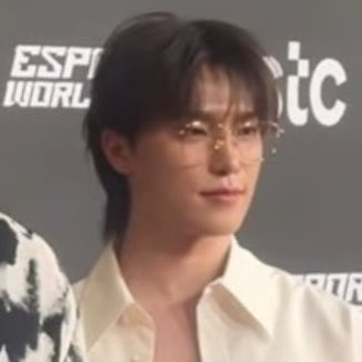 𝑿𝒖 (@xueishaoo) on Twitter photo OH MY GOD DINO SPECS TODAY SO HANDSOME !!!
DINO AT ESPORTS WORLD CUP
#디노와_함께하는_2025EWC주제곡
#دينو_في_كاس_العالم_للرياضات_الالكترونية
#DINOatEWC2025 #EWC2025
<a href="/pledis_17/">세븐틴(SEVENTEEN)</a> <a href="/EWC_EN/">Esports World Cup</a> OH MY GOD DINO SPECS TODAY SO HANDSOME !!!
DINO AT ESPORTS WORLD CUP
#디노와_함께하는_2025EWC주제곡
#دينو_في_كاس_العالم_للرياضات_الالكترونية
#DINOatEWC2025 #EWC2025
<a href="/pledis_17/">세븐틴(SEVENTEEN)</a> <a href="/EWC_EN/">Esports World Cup</a>