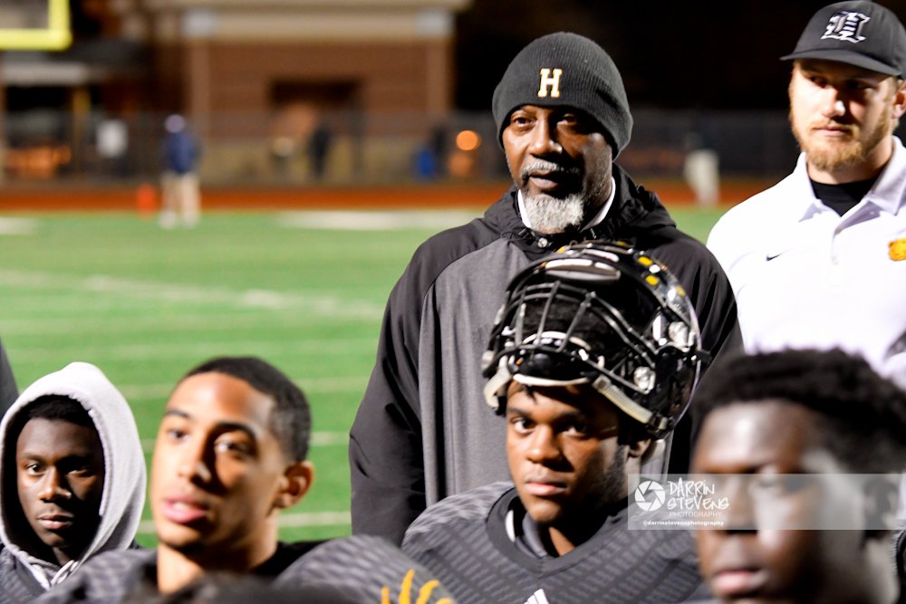 AliefHastingsFB's tweet photo. #TBT Then, Hastings Head Coach, David Martel, calls it a career & leaves with a win!! MEAN GRRENE looking on! Team standing strong. And #YacBoys pose for the cam! #Alief #FightingBears https://t.co/ZzOAuu4e1H