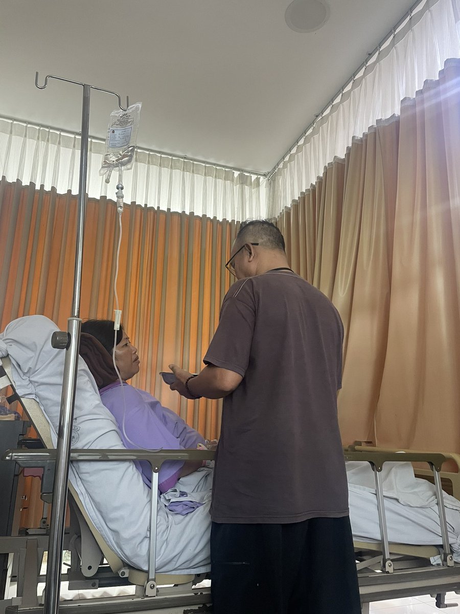 gemaapj_'s tweet photo. Ternyata bandung yg selama ini diinginkan orang tua, sampe bunda pngn anaknya punya rumah disana tu akhirnya ini ya.
Cocokologi bandung yg slm ini beliau pngn, buat nemenin berobatnya. Semoga cepat pulih dan Sehat2 yaa semua ❤️ https://t.co/agaAS0DH1F