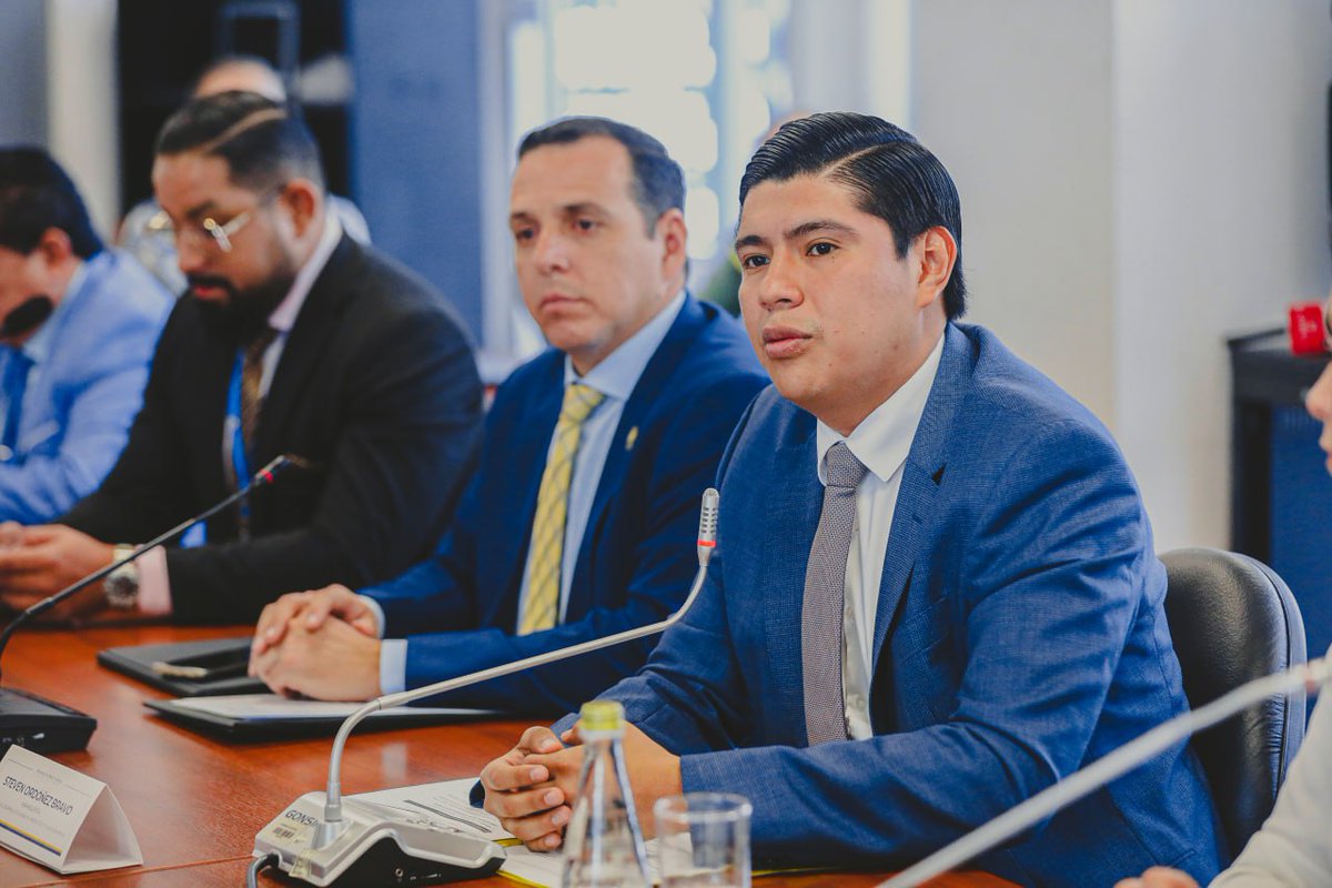 <a href="/StevenOrdonezb/">Steven Ordóñez</a> <a href="/DesarrolloEcAN/">Desarrollo Económico, Productivo y la Microempresa</a> Entre las propuestas están:
✅Desarrollar la capacitación y acceso a plataformas digitales para los artesanos
✅5% del presupuesto de los GAD para el apoyo al artesano
✅Ferias semanales
✅Fomento a la producción nacional