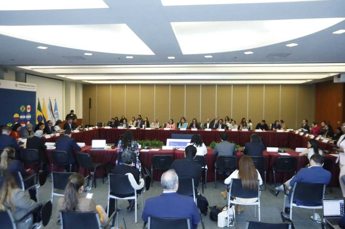 Relaciones Exteriores (@sre_mx) on Twitter photo 📸 Esta mañana, el subsecretario <a href="/OCHOA_MX_UN/">ENRIQUE OCHOA</a> inauguró con <a href="/SLVillavicencio/">Lorena Villavicencio</a>, <a href="/GabrielaRodr108/">Gabriela Rodriguez</a>, Najat Maalla M'Jid de <a href="/UN_EndViolence/">United Nations SRSG on Violence against Children</a> y <a href="/UNICEFMexico/">UNICEF México</a> el Encuentro Regional de Países Pioneros para la Erradicación de la Violencia contra la Niñez en la <a href="/SRE_mx/">Relaciones Exteriores</a>.
🇧🇷🇨🇦🇨🇴🇭🇳🇯🇲🇸🇻🇲🇽🇵🇪🇵🇾 📸 Esta mañana, el subsecretario <a href="/OCHOA_MX_UN/">ENRIQUE OCHOA</a> inauguró con <a href="/SLVillavicencio/">Lorena Villavicencio</a>, <a href="/GabrielaRodr108/">Gabriela Rodriguez</a>, Najat Maalla M'Jid de <a href="/UN_EndViolence/">United Nations SRSG on Violence against Children</a> y <a href="/UNICEFMexico/">UNICEF México</a> el Encuentro Regional de Países Pioneros para la Erradicación de la Violencia contra la Niñez en la <a href="/SRE_mx/">Relaciones Exteriores</a>.
🇧🇷🇨🇦🇨🇴🇭🇳🇯🇲🇸🇻🇲🇽🇵🇪🇵🇾