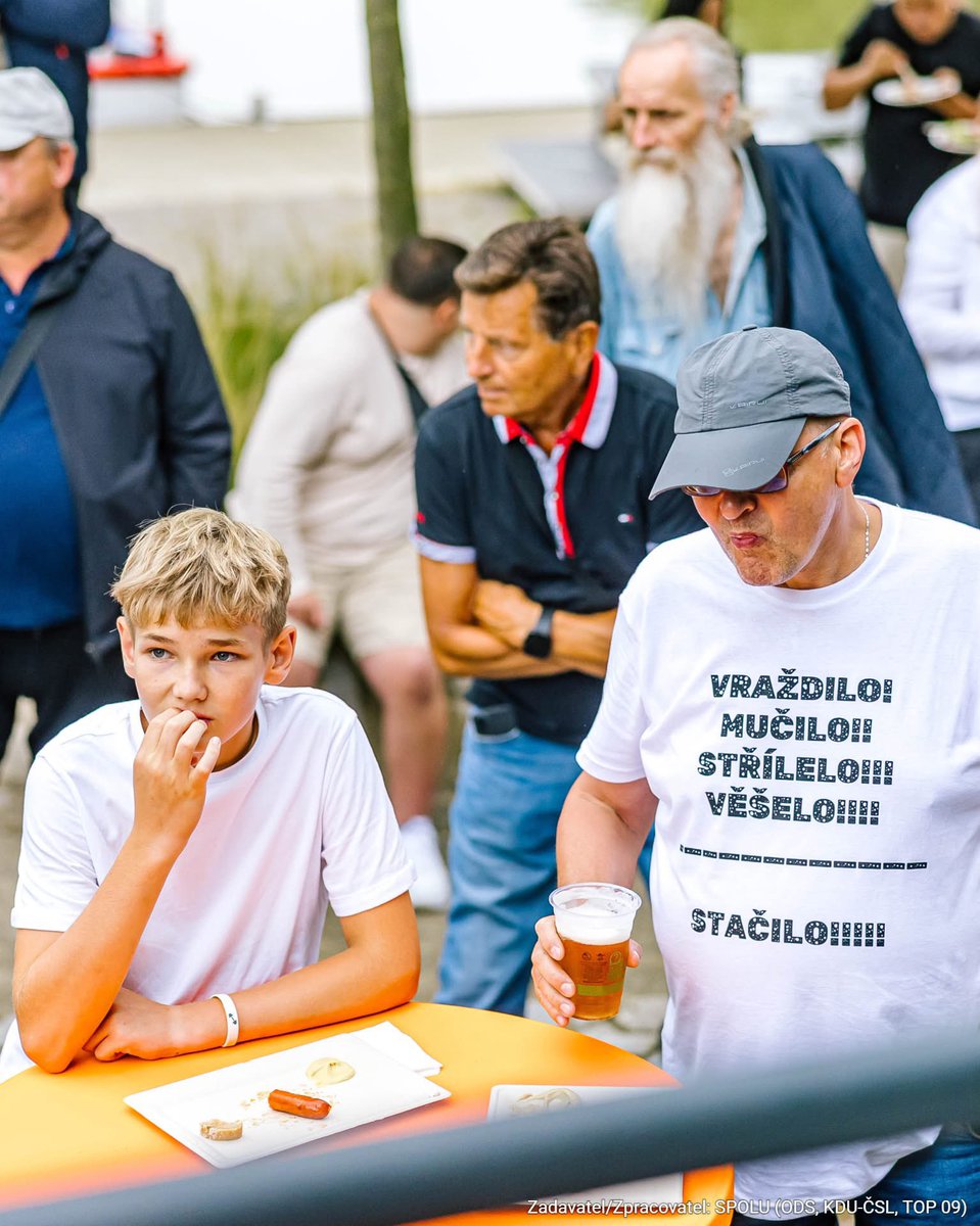 StanislavBlaha's tweet image. Trefné tričko jednoho z návštěvníků včerejší akce s P. Fialou ve Veselí nad Moravou. 👍
Návrat komunistů převlečených za "Stačilo!" do Sněmovny nebo dokonce do vlády s Babišem mě děsí a udělám všechno v mých silách, aby k tomu nedošlo. Přijďte prosím k volbám, SPOLU to máme v…