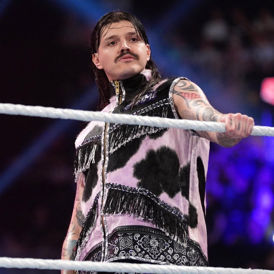 WrestleSeek's tweet image. 🚨 Dominik Mysterio’s “Dirty Dom Behind Bars” T-Shirt is currently the #1 BEST-SELLING apparel on WWEShop.

Dirty Dom Effect 🔥🔥