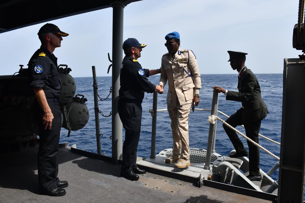 EUNAVFOR's tweet image. Operation ATALANTA Force Commander, Rear Admiral Vázquez Sanz, received a delegation from the Puntland Police Force on board ATALANTA's flagship ESPS #NAVARRA.
➡️ They discussed the maritime security challenges and the strategies to fight piracy & other threats at sea.