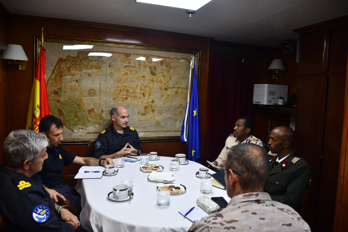 EUNAVFOR's tweet image. Operation ATALANTA Force Commander, Rear Admiral Vázquez Sanz, received a delegation from the Puntland Police Force on board ATALANTA's flagship ESPS #NAVARRA.
➡️ They discussed the maritime security challenges and the strategies to fight piracy & other threats at sea.