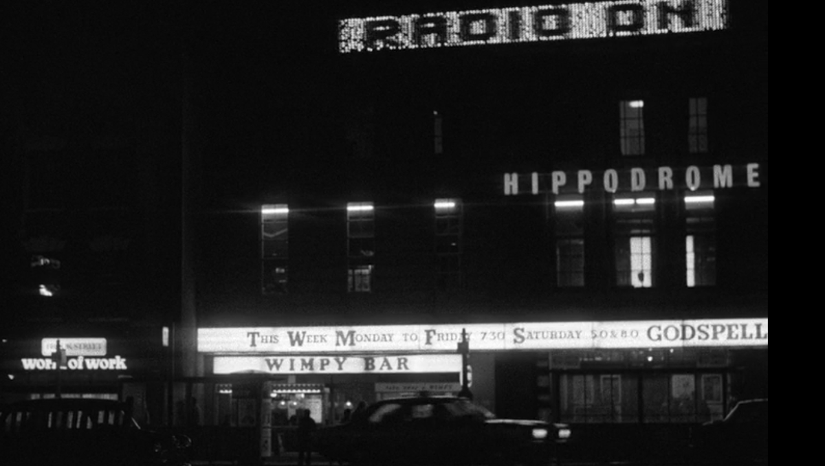 turriga1's tweet photo. @MartinKnight_ Was rewatching 'Radio On' (1979) the other night - a pre-facelift Wimpy featured, must admit by '79 I thought they'd all moved to the wimpy in a red bun logo. https://t.co/dR49bgPxD9