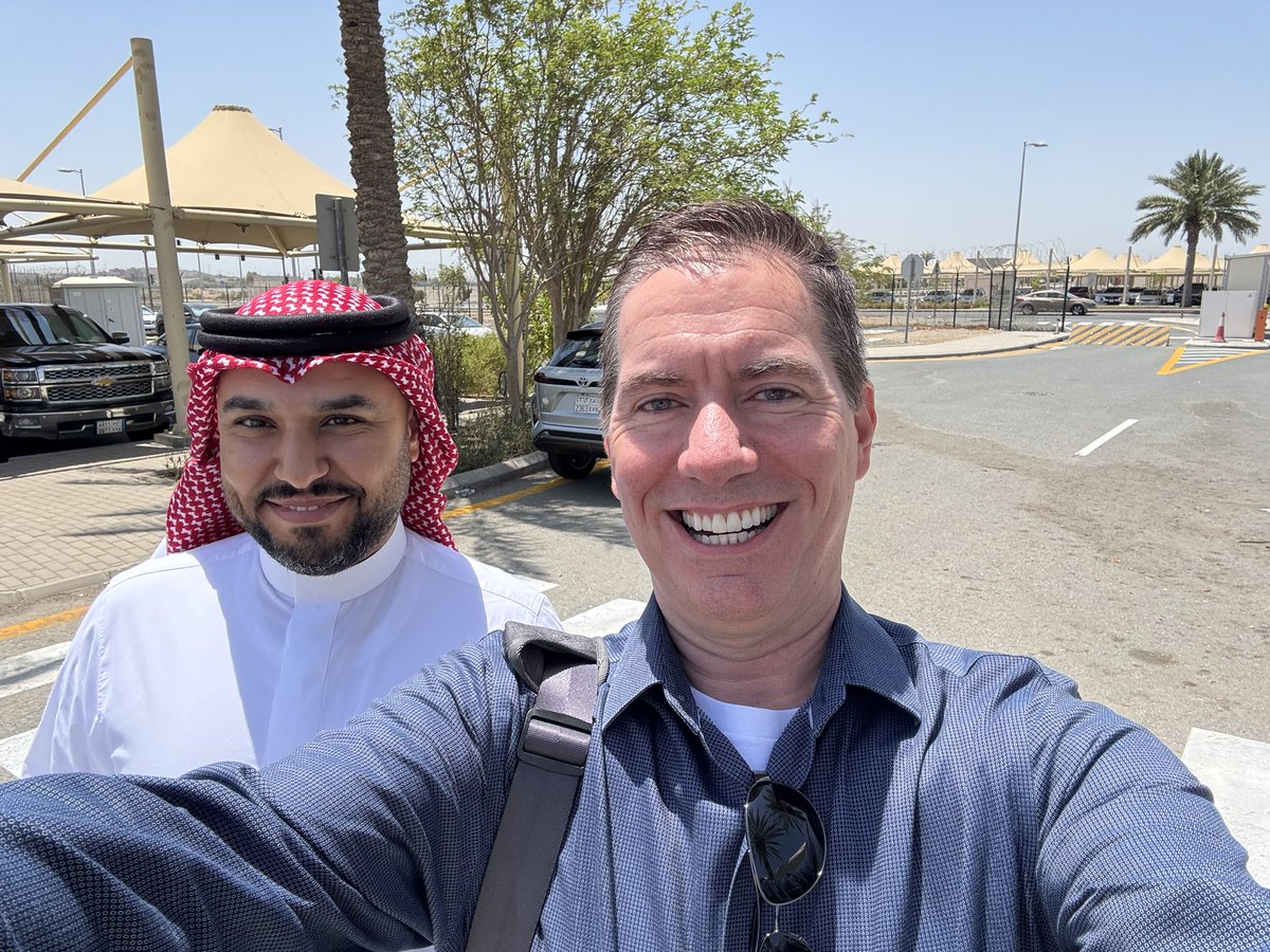 blamarre's tweet image. Meeting with the observers, forecasters, managers and electronics teams at the @NCMKSA airport weather office on 8 July 2025 in Jeddah, Saudi Arabia on a consulting meeting with @COMETMetEd to assess operations and future training opportunities. #science #weather #aviation