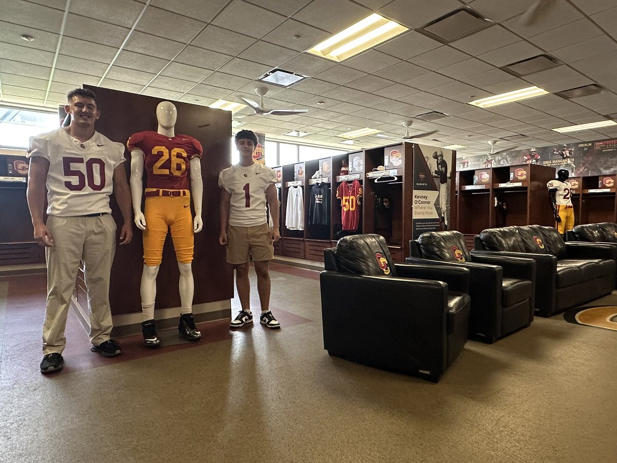 MateoSnyder50's tweet image. I had a great visit at Oberlin today, thank you for the invite and thank you to all the coaches and staff that showed me around!

@CarsonAdams70 @CoachSmith67 @CoachBenHammer @CoachJPont @Yeo_Football
