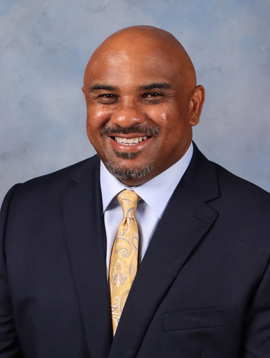 After careful consideration and prayer, I have accepted the position of chief of staff for the Memphis-Shelby County Schools. This decision allows me to be closer to home and spend more time with my family.
Thank you for your hard work and commitment! Gary Hannah